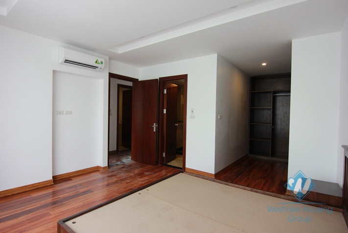 Brandnew modern apartment with stunning lakeview for rent in Tay Ho